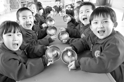 	萬康餐飲關于避免員(yuán)工(gōng)食堂舌尖上(shàng)浪費(fèi)的(de)幾點建議(yì)