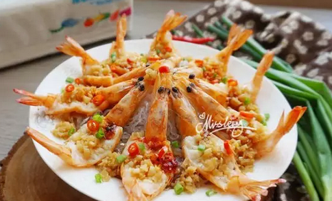 	花(huā)開(kāi)富貴蝦金(jīn)玉滿堂孔雀開(kāi)屏翠竹報(bào)春