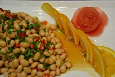 	請(qǐng)注意吃(chī)大(dà)豆檸檬可(kě)防感冒