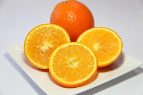 	吃(chī)橙子(zǐ)有(yǒu)哪些(xiē)好(hǎo)處？