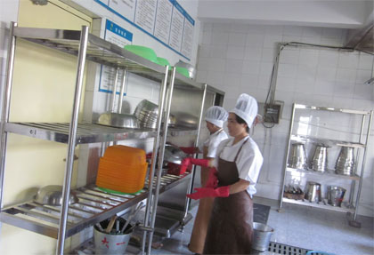 萬康餐飲食品安全刻不(bù)容緩打造放(fàng)心品牌 萬康餐飲食品安全刻不(bù)容緩打造放(fàng)心品牌